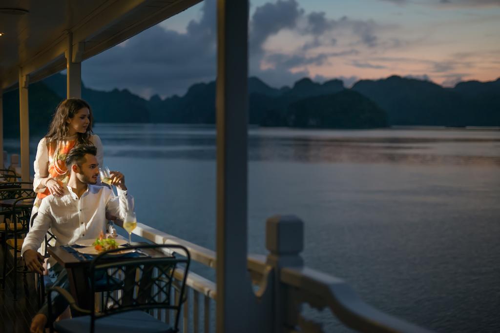 GRAYLINE CRUISE HALONG 3 DAYS - 2 NIGHTS