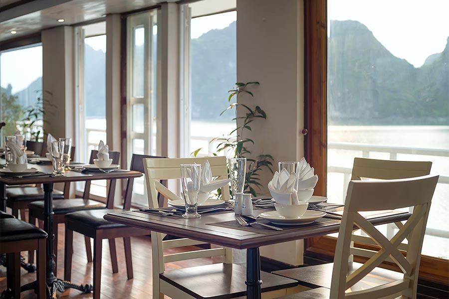LA VELA CRUISE HALONG 3 DAYS 2 NIGHTS