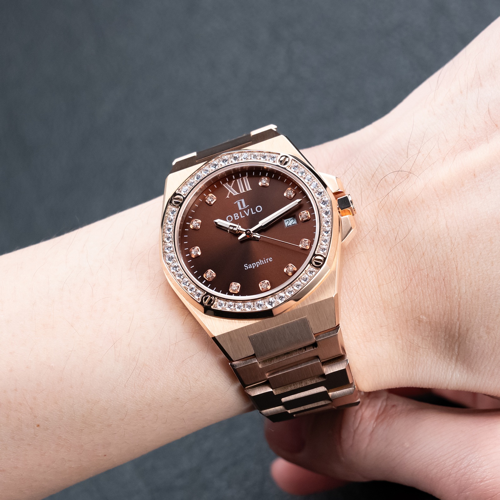 ĐỒNG HỒ CẶP ĐÔI OBLVLO AW-D-N SWISS QUARTZ MÀU NÂU ĐÍNH ĐÁ SANG TRỌNG
