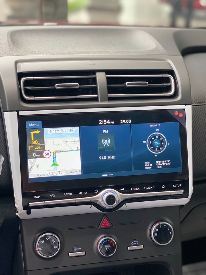 Màn hình giải trí cảm ứng 10.25 inch