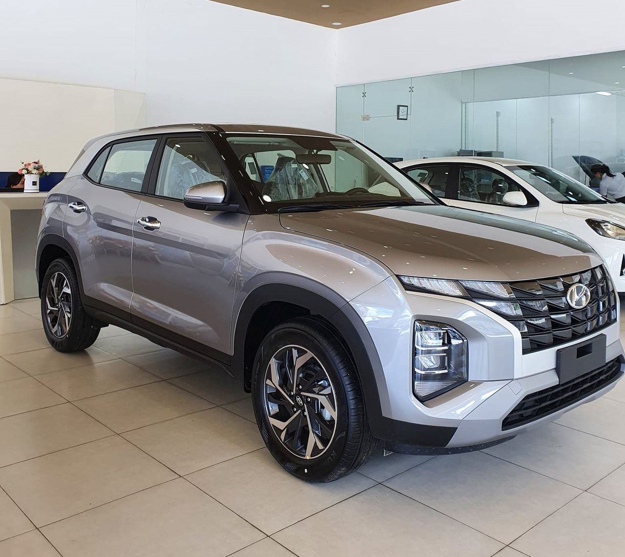 Hyundai Creta 2023 màu bạc