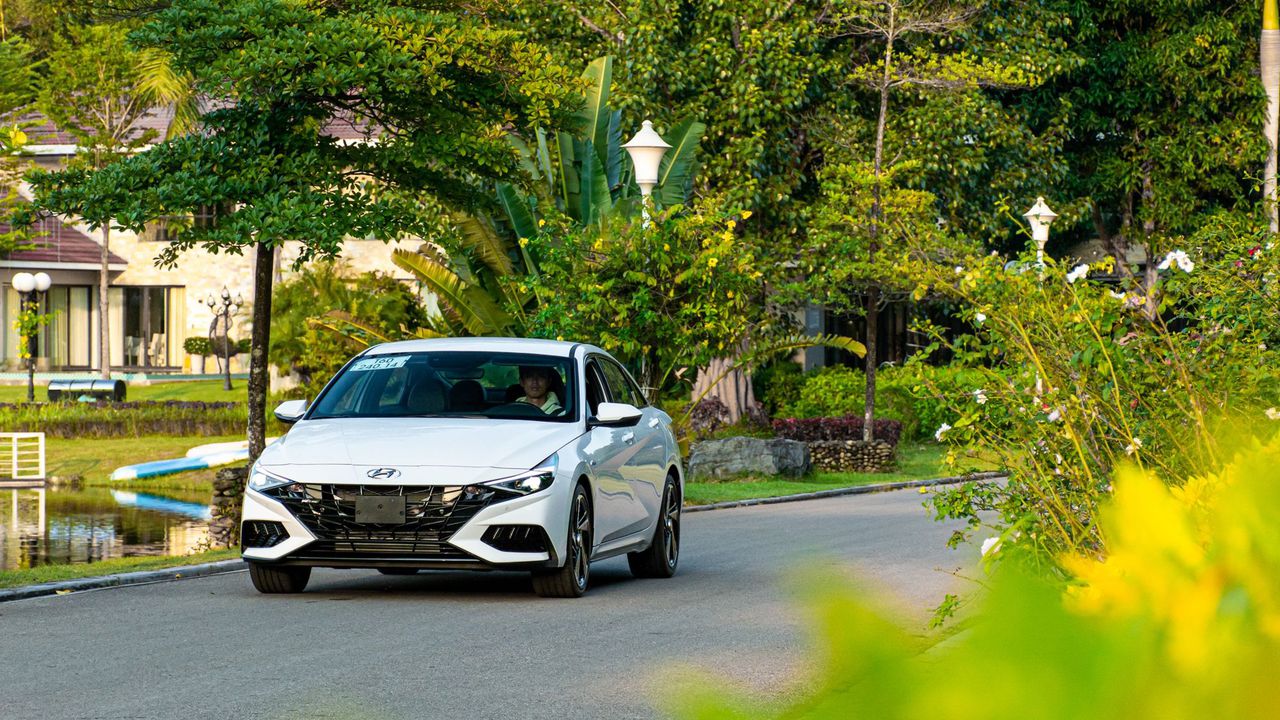 Elantra 2023 có 3 tùy chọn động cơ