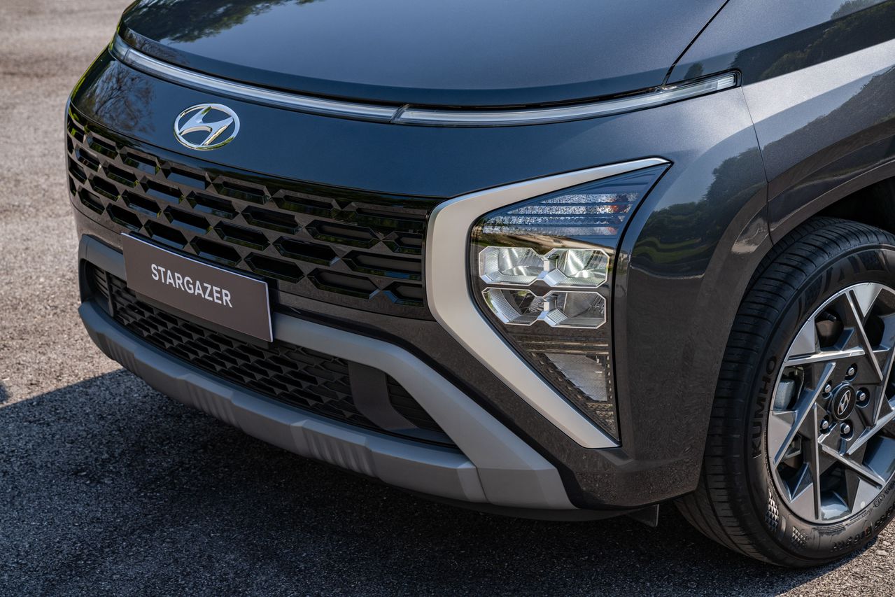 Đèn định vị tách rời trên Hyundai Stargazer đặc biệt 2023