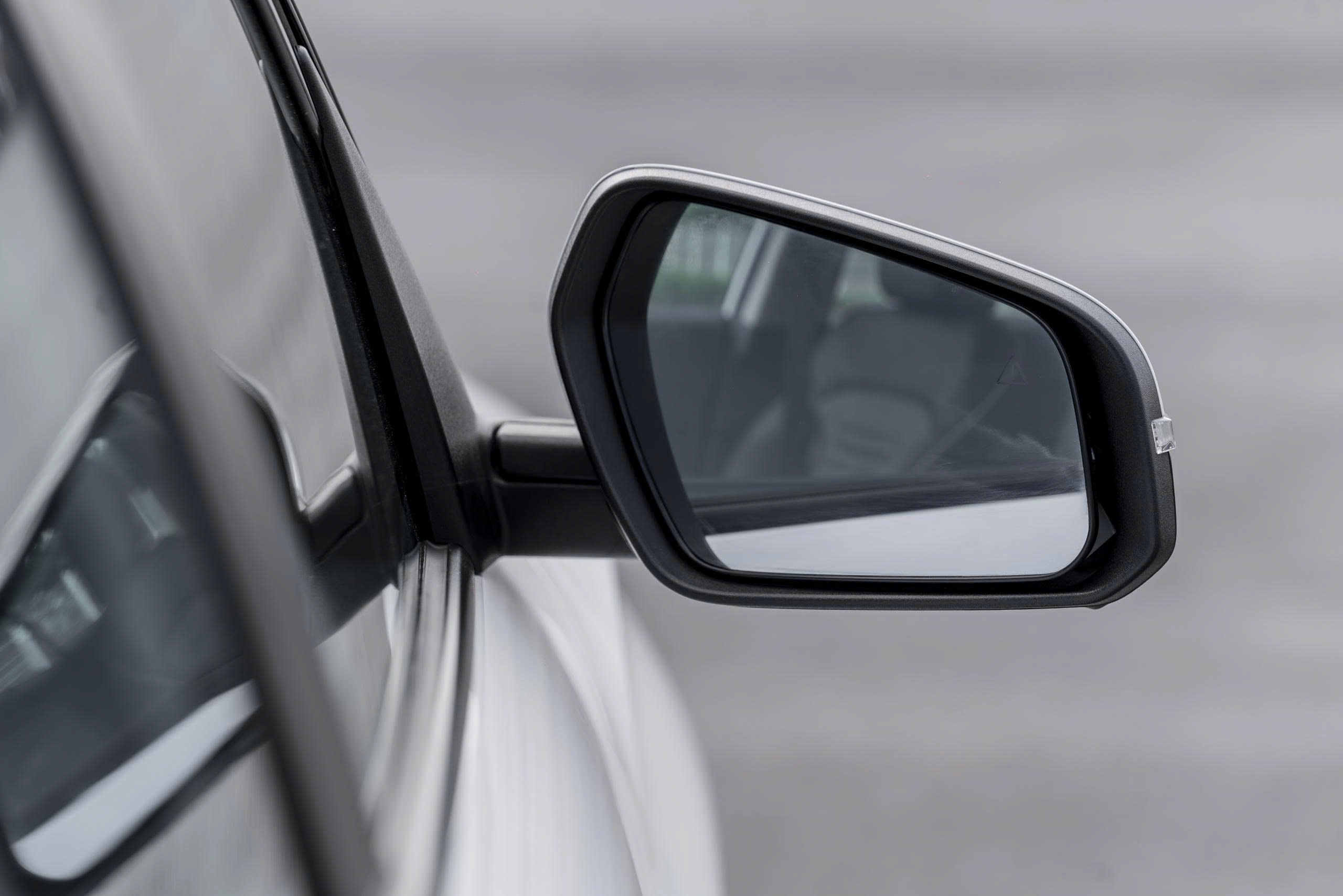 new creta 2025 cảnh báo điểm mù
