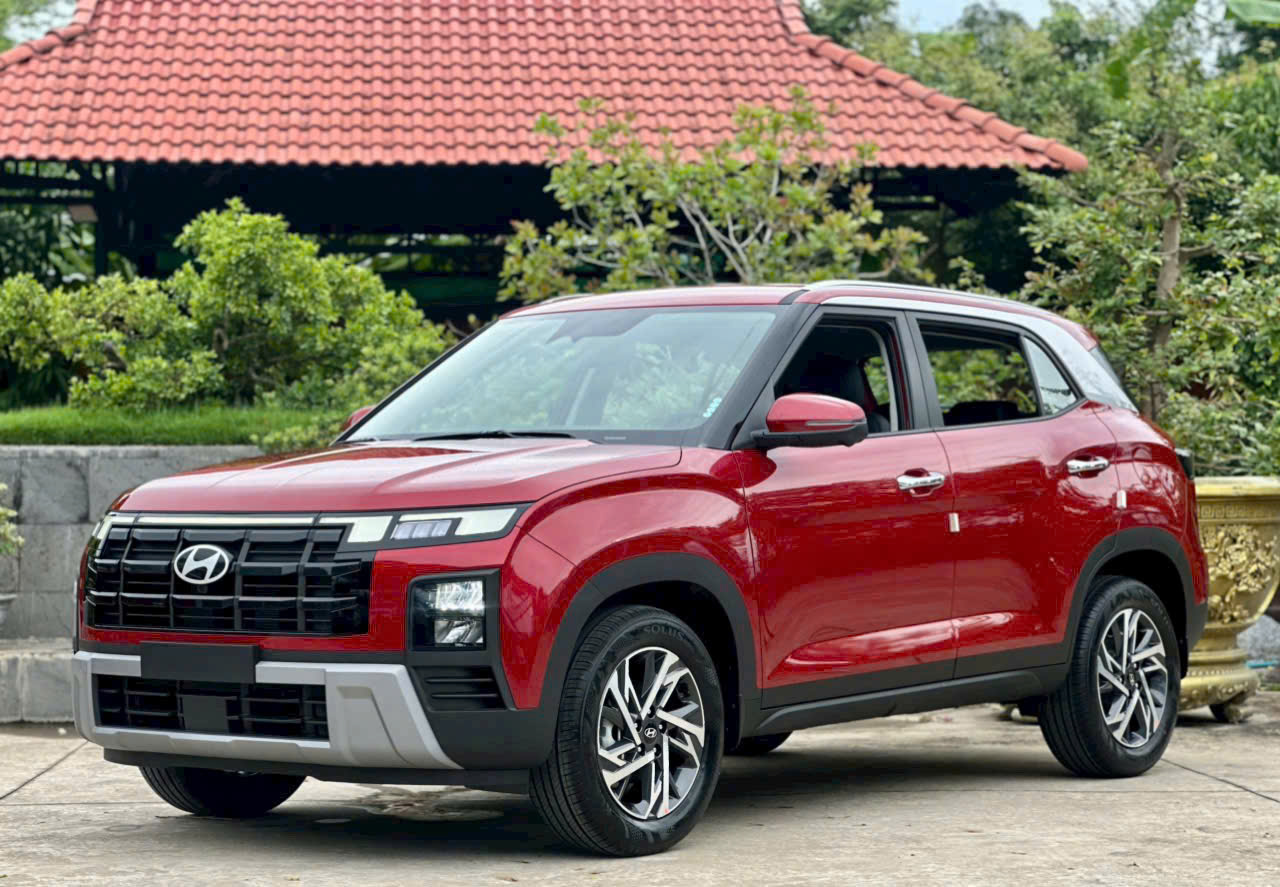 New creta 2025 màu đỏ