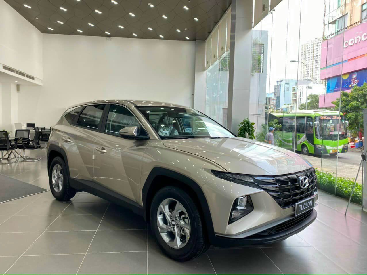 Hyundai Tucson 2023 ghi vàng