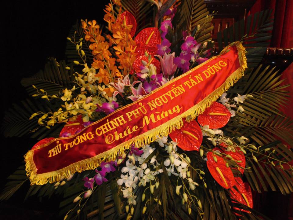 Thủ Tướng Nguyễn Tấn Dũng gửi hoa chúc mừng nghệ nhân HHLN 2014