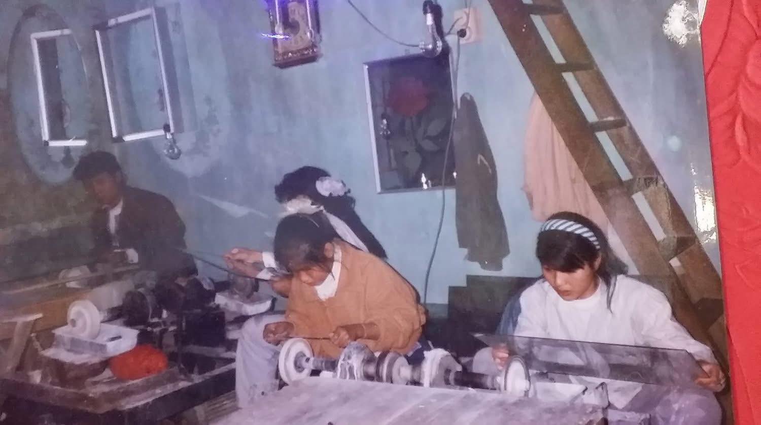 Sự ra đời tranh khắc kính Vinh Coba