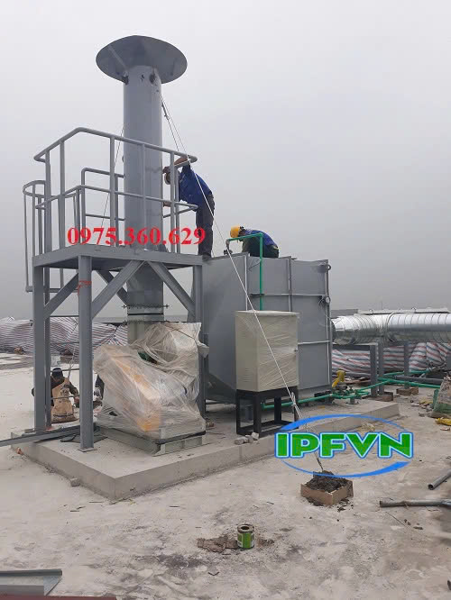 Tháp hấp phụ trong xử lý khí thải VOCs từ sơn, keo dán, dung môi – Giải pháp hiệu quả