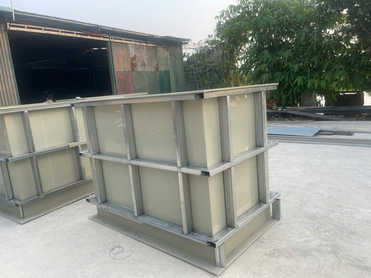 Bể PP dùng trong lưu trữ hóa chất ăn mòn (HCl, NaOH, H₂SO₄…).