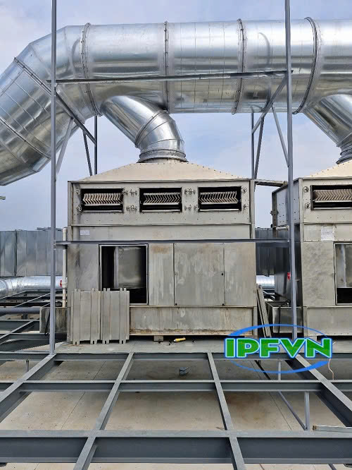 Tháp phun lốc xoáy xử lý mùi nhựa tái chế PP/PE – hơi polymer.