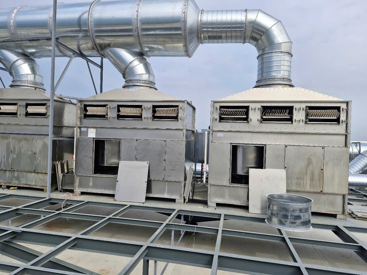 Giải pháp xử lý khí cho nhà máy hóa chất bằng tháp phun lốc xoáy