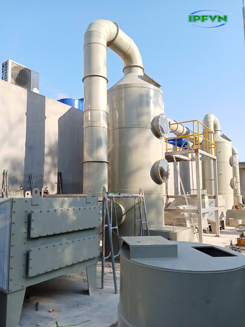 Quy trình vận hành tháp hấp phụ khí thải an toàn