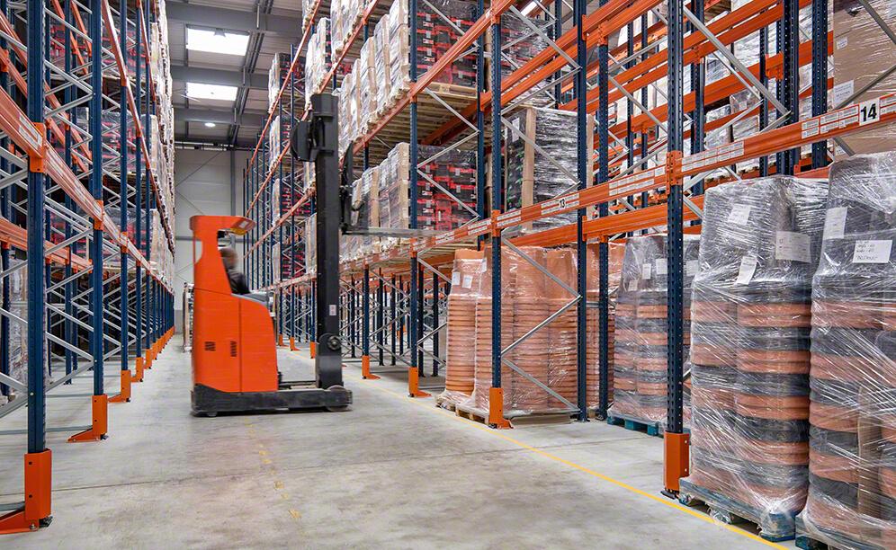 warehouse-poland-prosperplast-plastic-products-1-12