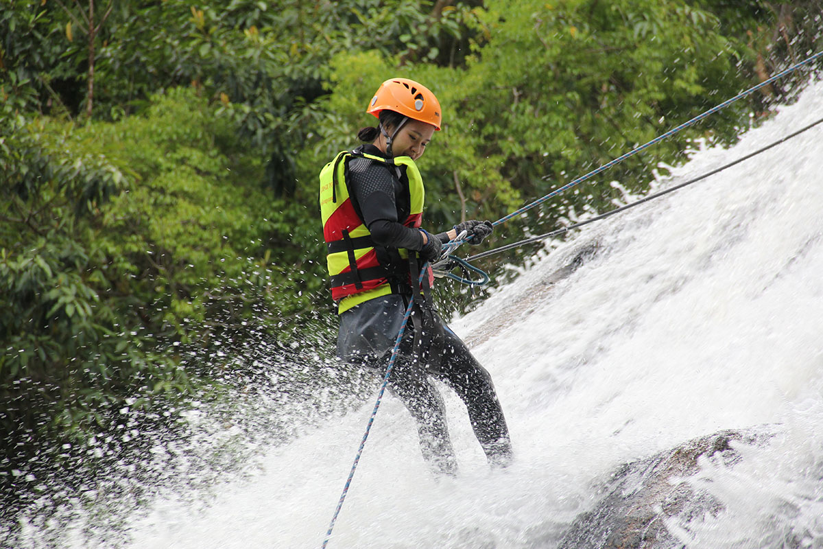 tour vượt thác Đà Lạt