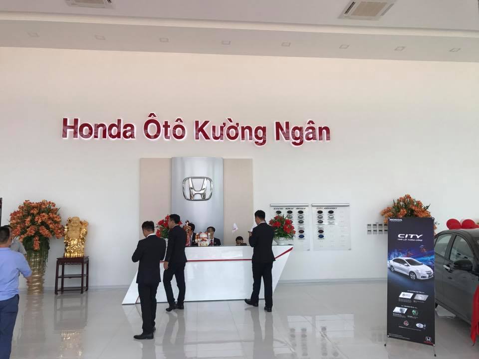 Thi công lắp đặt Showroom ô tô, xe máy Hon đa Khường ngân(7)