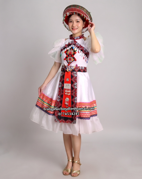 Trang phục dân tộc H'Mông nữ - Trắng