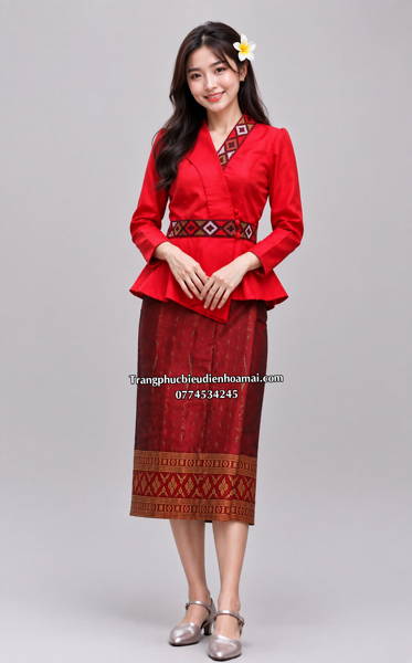 Trang phục Lào nữ - Đỏ đô