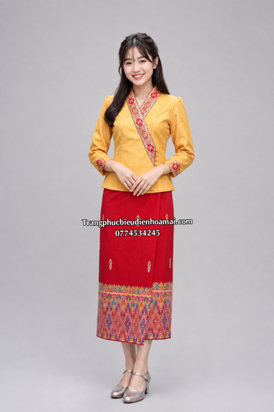 Trang phục Lào nữ - Vàng