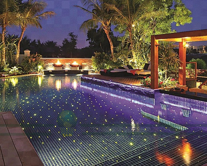 lắp đèn led hồ bơi