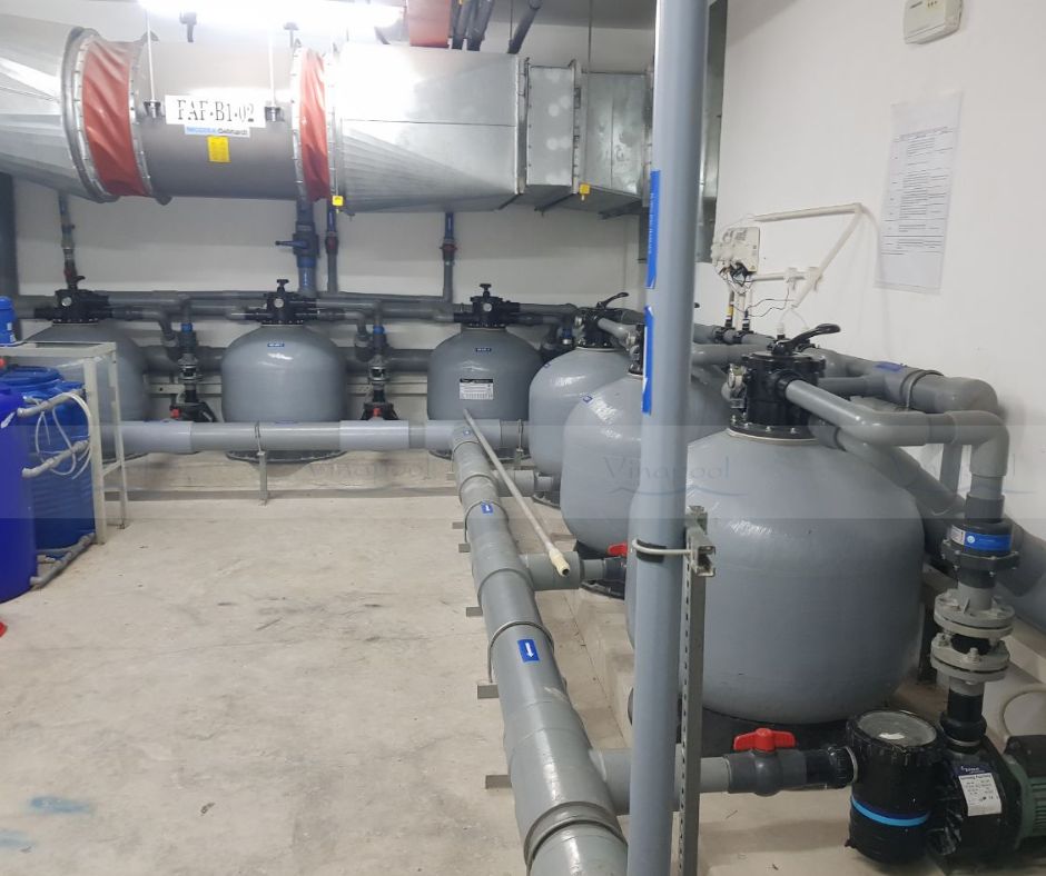 phòng máy vận hành bể