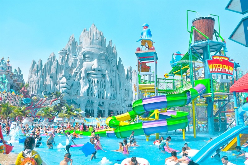 vệ sinh hồ bơi sau lễ
