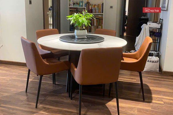 Bàn ăn mặt đá Marble hình tròn, chân kim loại mạ crome cao cấp D9160