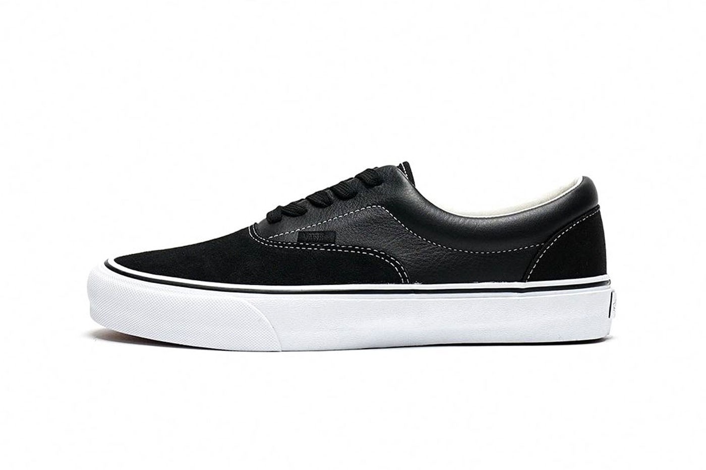 ENGINEERED GARMENTS VÀ VAULT BY VANS TÁI HIỆN LẠI THỜI KỲ HOÀNG KIM CỦA GIÀY KHÔNG DÂY