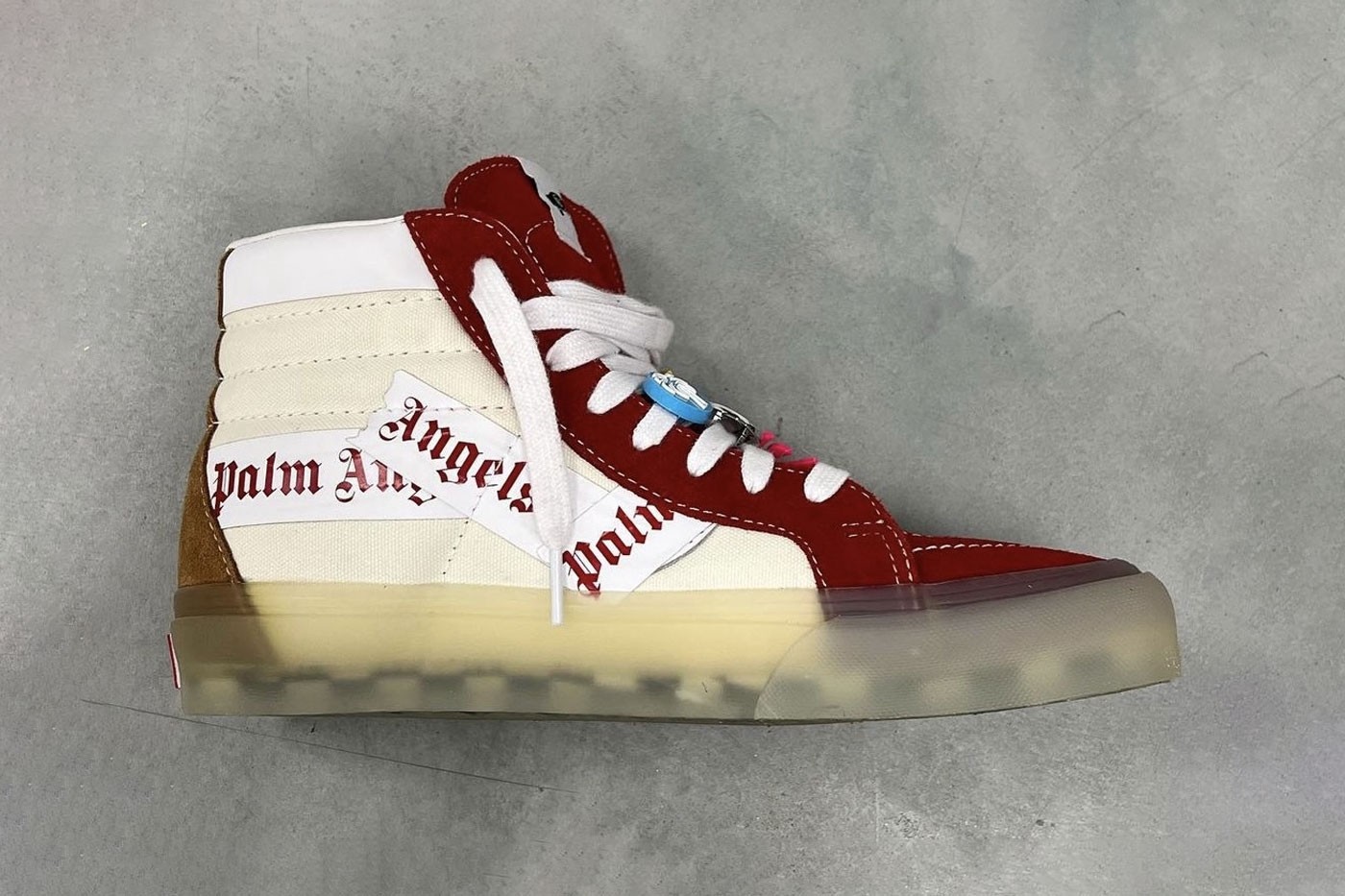 NHỮNG HÌNH ẢNH ĐẦU TIÊN VỀ PALM ANGELS X VANS SK8-HI