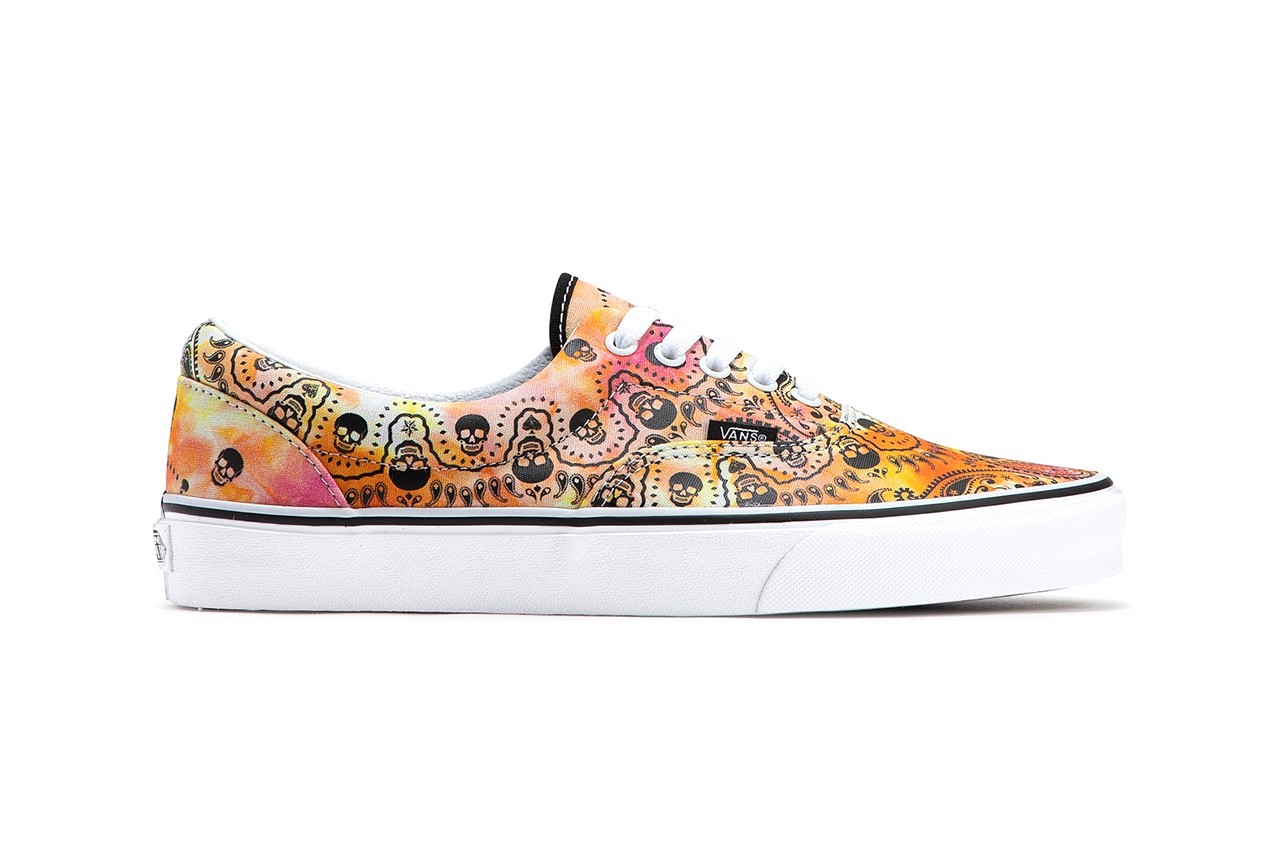 VANS BANDANA ERA - ĐẸP, LẠ MẮT VÀ NHÂN VĂN VANS BANDANA ERA - ĐẸP, LẠ MẮT VÀ NHÂN VĂN