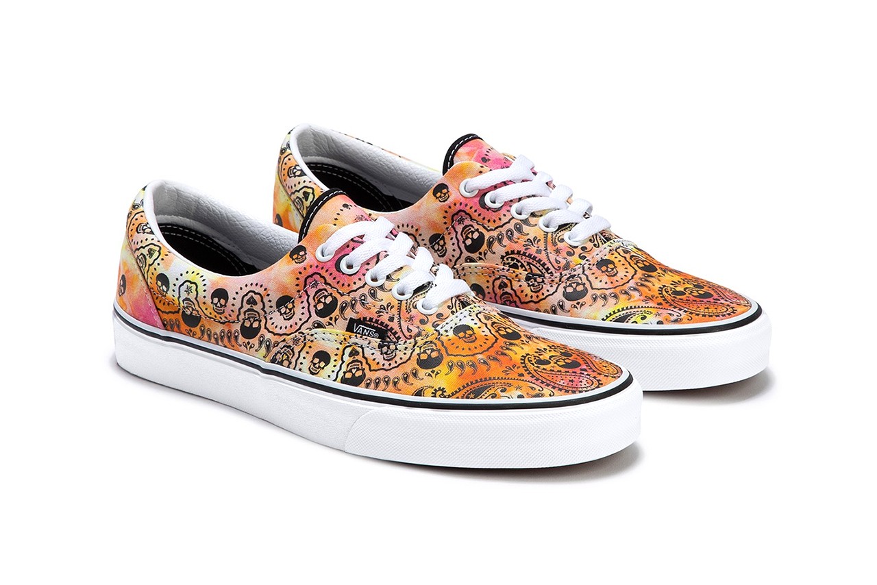 VANS BANDANA ERA - ĐẸP, LẠ MẮT VÀ NHÂN VĂN VANS BANDANA ERA - ĐẸP, LẠ MẮT VÀ NHÂN VĂN