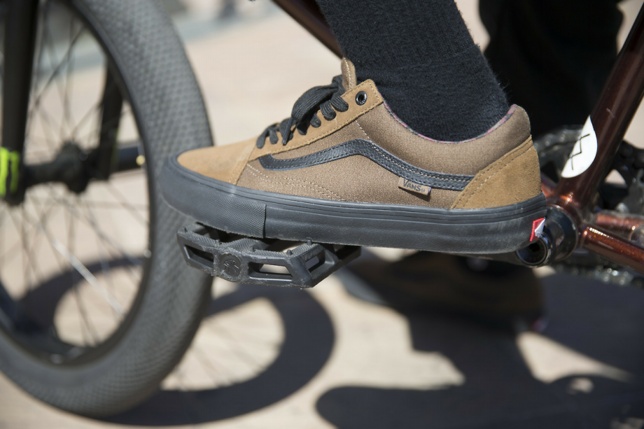 Vans BMX Pro Dakota Roche Mang Phiên Bản Sắc Màu Mới Cho Old Skool Pro