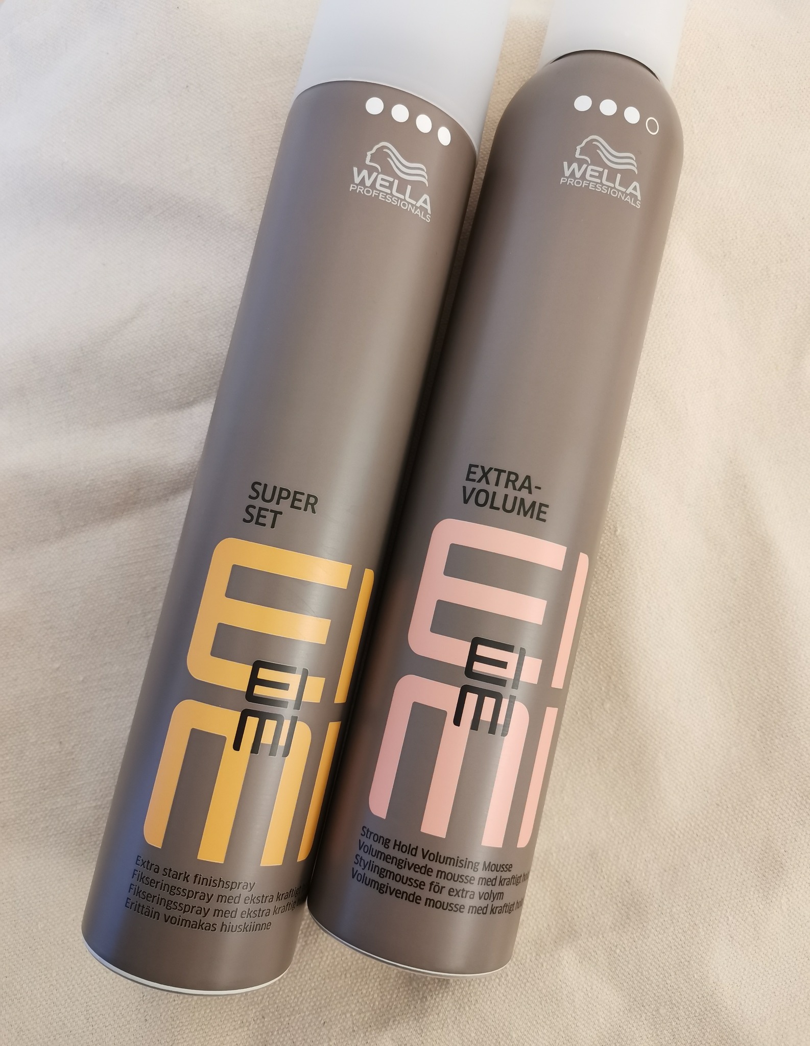 Bọt tạo độ phồng giữ nếp tóc Wella Extra Volume Styling Mousse 300ml - 500ml