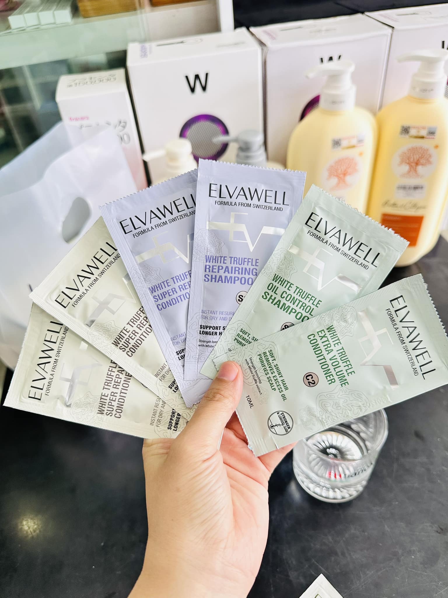 Dầu gội xả Elvawell phục hồi/ kiềm dầu/ trị gầu dạng gói 10ml (DÙNG THỬ, DU LỊCH, CÔNG TÁC)