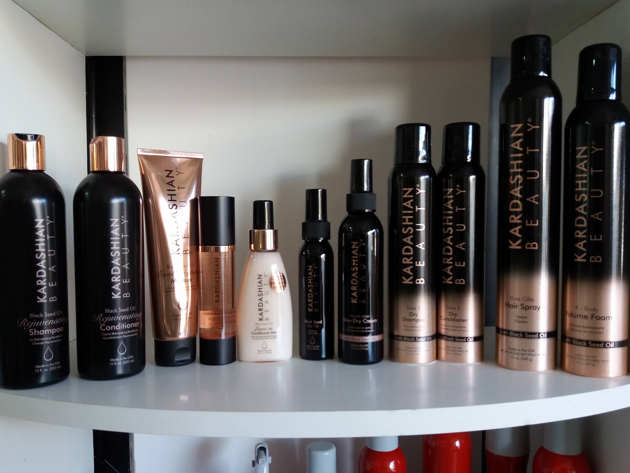 Dầu gội xả CHI Luxury Black Seed Oil(CHI Luxury Black Seed Oil Gentle Cleansing Shampoo & Moisture Replenish Conditioner) 355ml 739ml