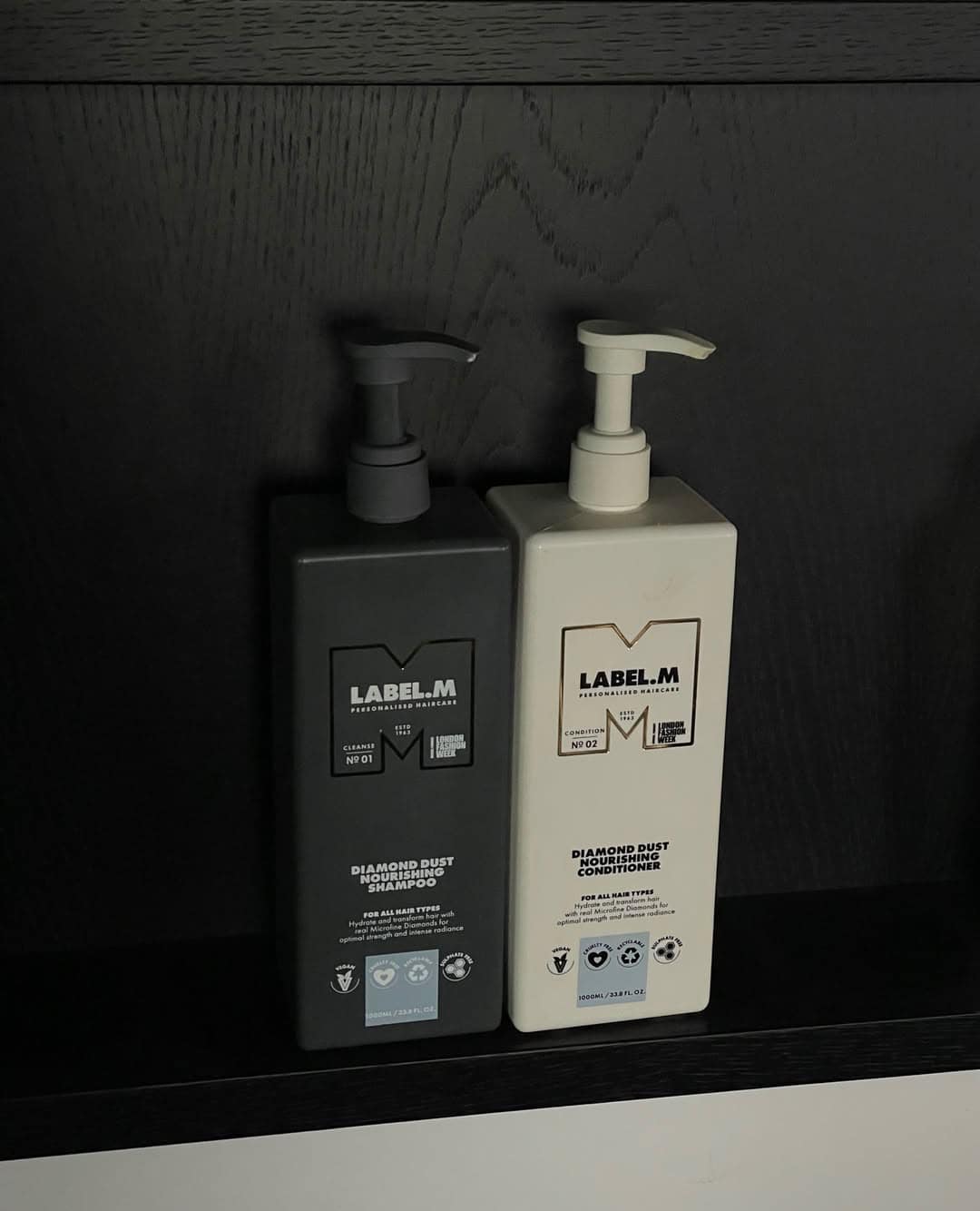 Dầu gội và dầu xả mềm mượt không gây nặng tóc Label.m Diamond Dust Nourishing Shampoo & Conditioner 300ml 1000ml