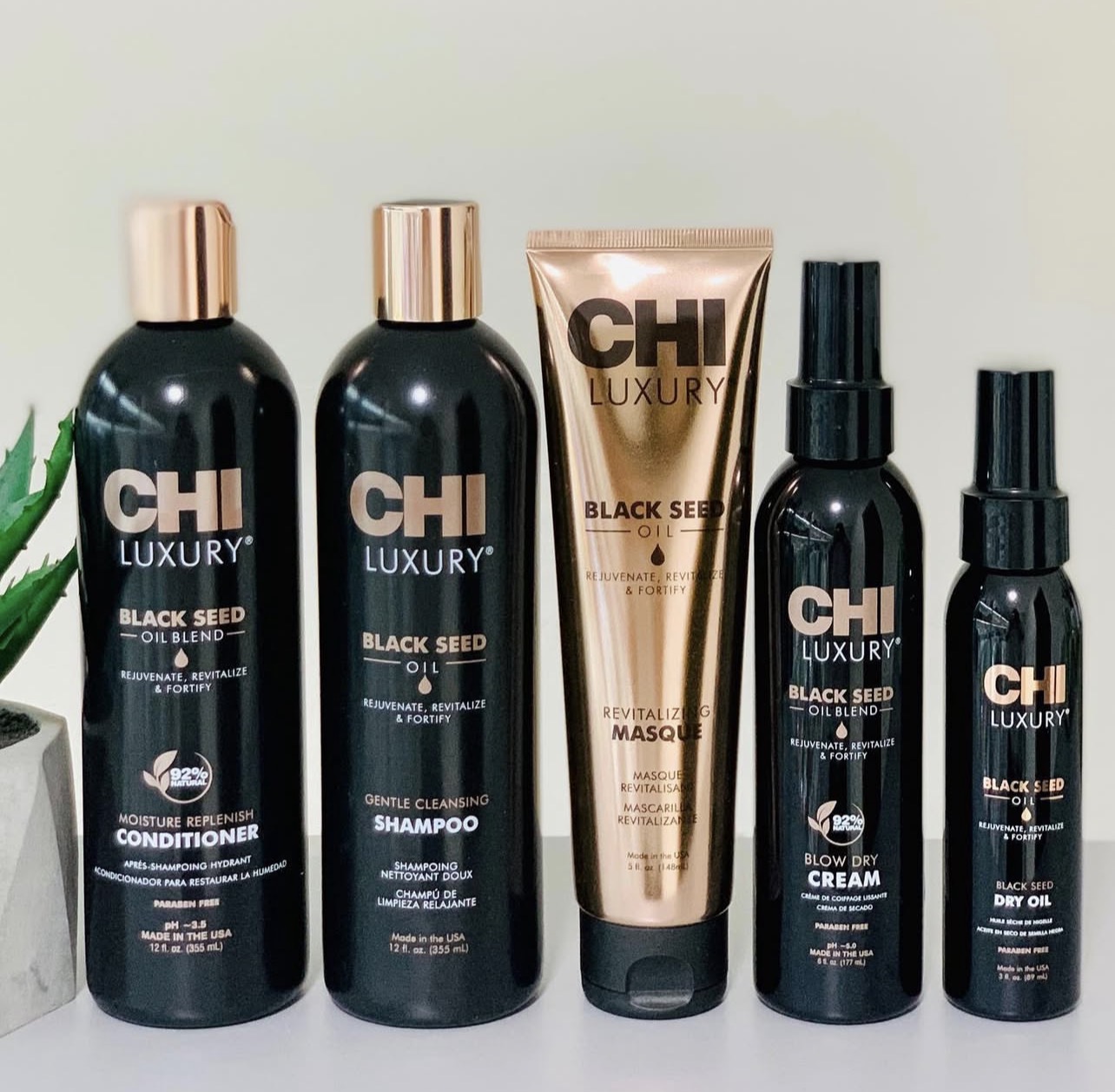 Dầu gội xả CHI Luxury Black Seed Oil(CHI Luxury Black Seed Oil Gentle Cleansing Shampoo & Moisture Replenish Conditioner) 355ml 739ml