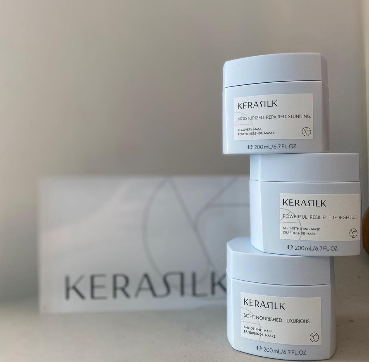 Mặt nạ phục hồi và tăng cường sức mạnh cho tóc Kerasilk Strengthening Mask 200ml - 500ml
