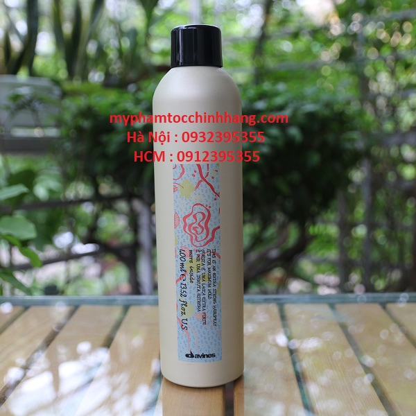 Gôm xịt siêu cứng giữ nếp lâu dài Davines Extra Strong Hairspray 400ml