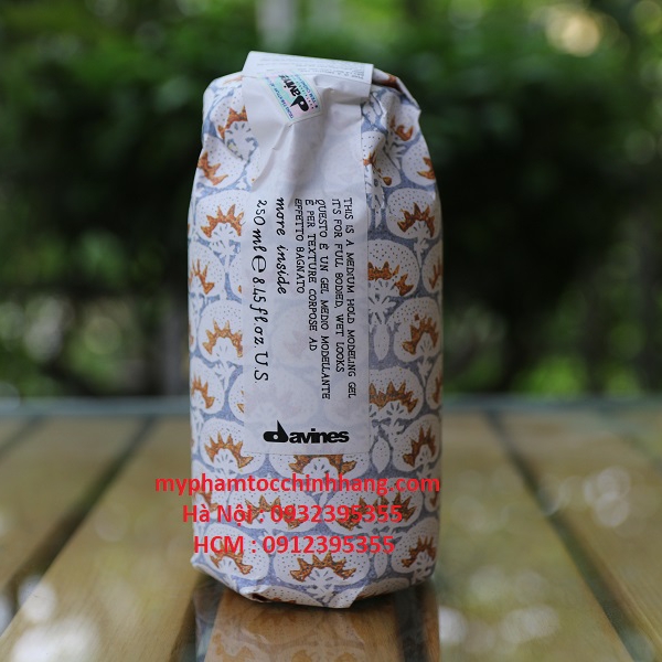Gel tạo kiểu giữ nếp trung bình Davines More Inside This Is A Medium Hold Modeling Gel 250ml