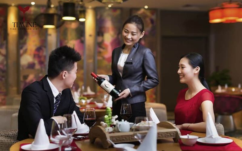 Quy Trình Phục Vụ Rượu Vang Chuẩn Nhà Hàng 5 Sao