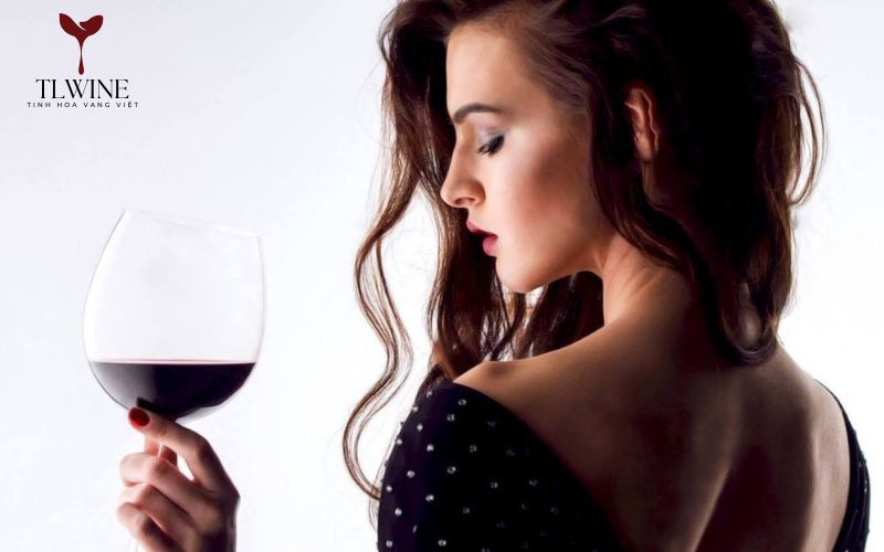 Rượu Vang Đỏ Nào Tốt Cho Phụ Nữ? Phân Tích Chuyên Sâu