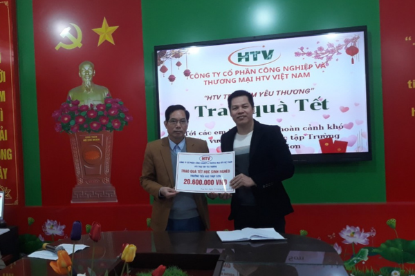 "HTV Trái Tim Yêu Thương" - Hành Trình Chia Sẻ Yêu Thương Trong Mùa Tết