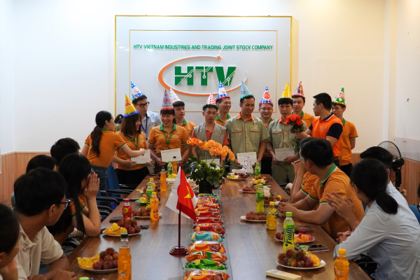 HTV TỔ CHỨC SINH NHẬT CHO CÁN BỘ CÔNG NHÂN VIÊN - NÉT ĐẸP VĂN HÓA DOANH NGHIỆP