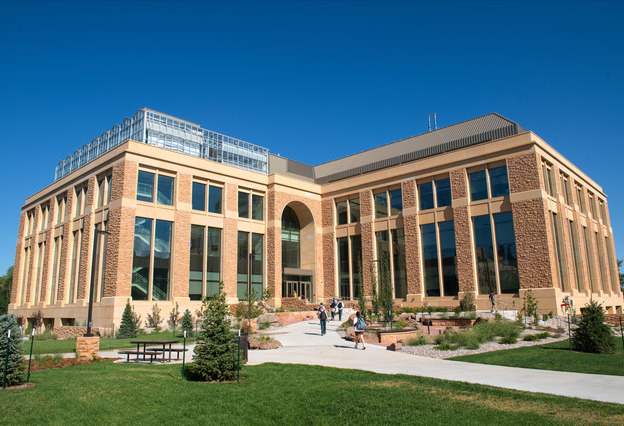 Lựa chọn Top 200 trường Đại học Mỹ với chi phí phải chăng tại Đại học Wyoming
