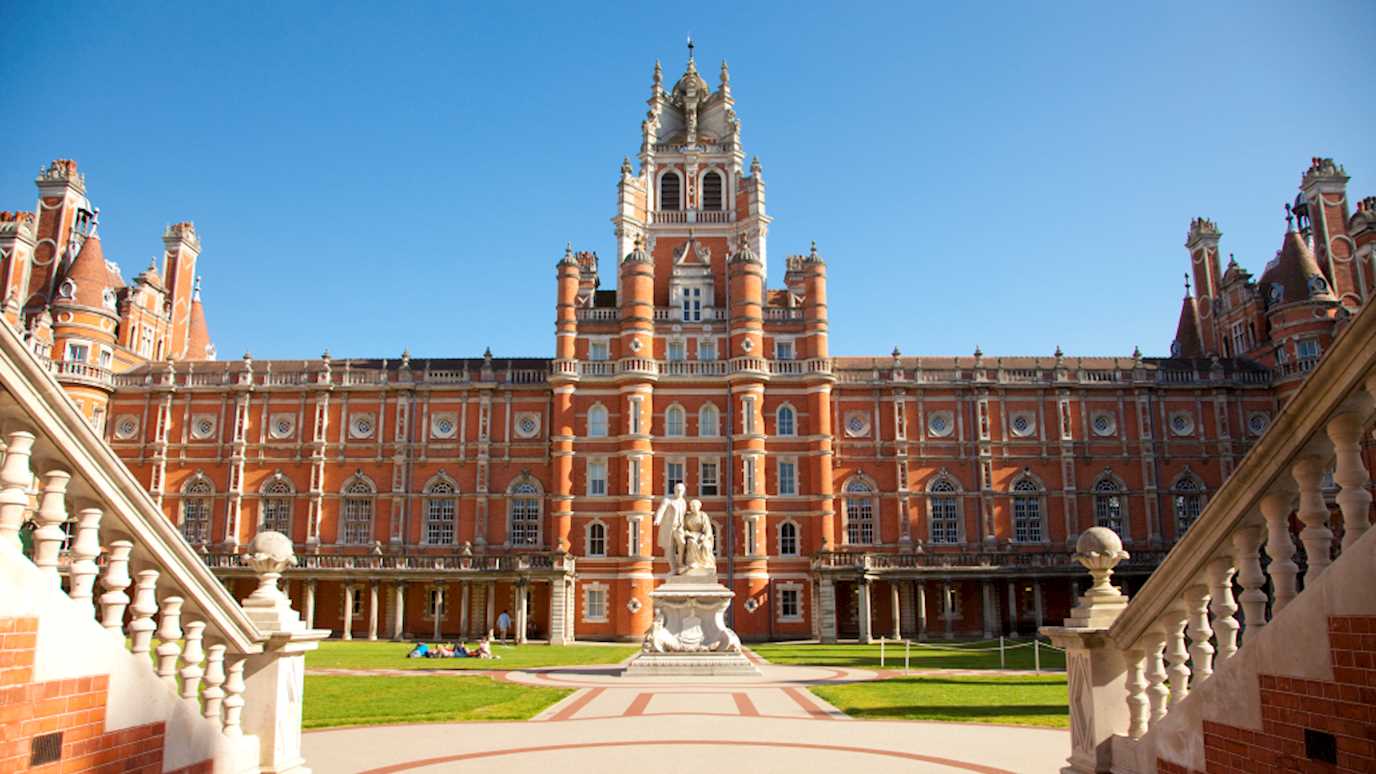 Royal Holloway University of London và ngành Logistics & Supply Chain Management