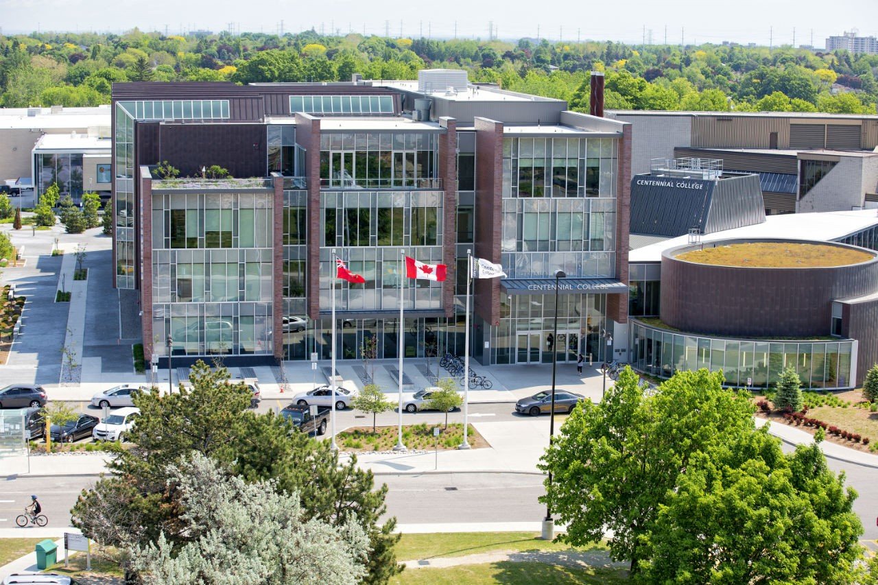 Du học ngành hàng không tại Canada cùng trường Centenial College