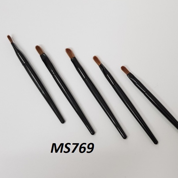 Cọ môi màu đen 7.5cm