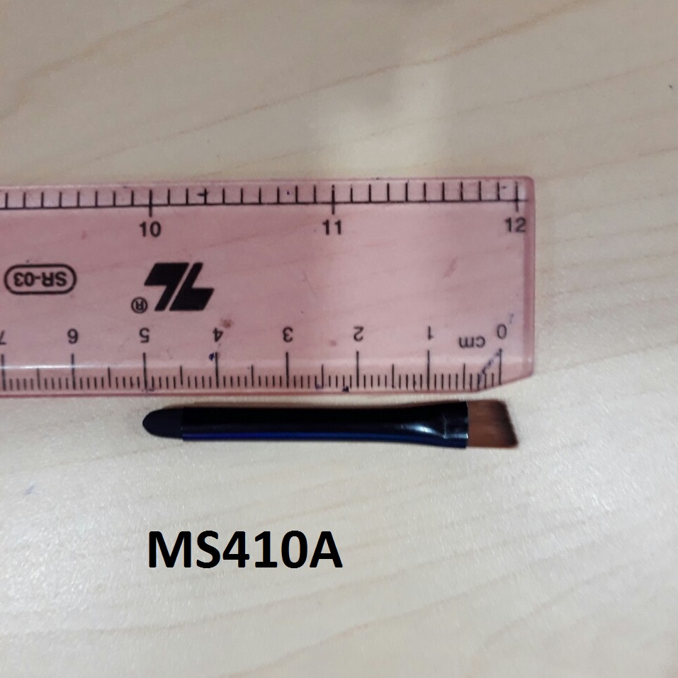 Cọ vẽ chân mày và tô mắt