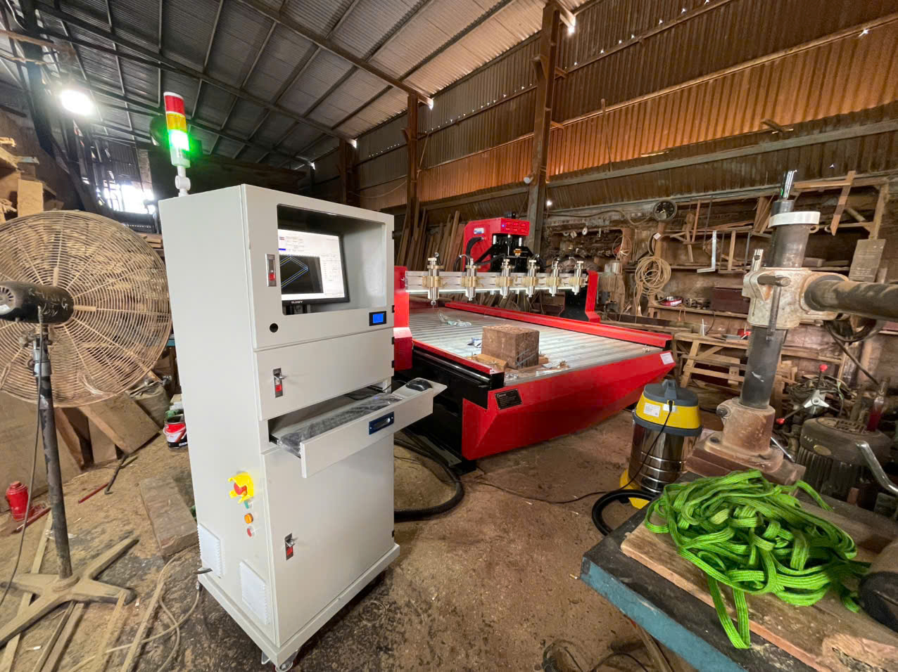 Bàn giao máy CNC đục nhà gỗ công ty Cao Cường Nam Định